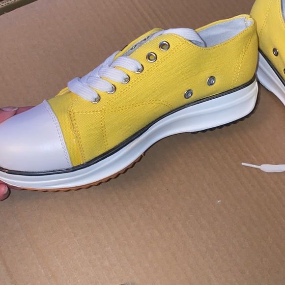 Canvas Chic Me Sneakers - Picture 7 of 8